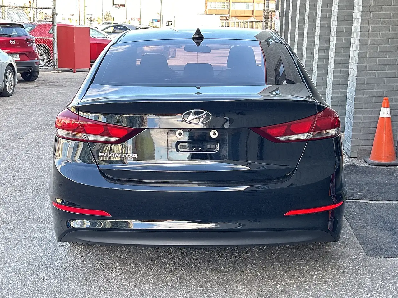 Hyundai ELANTRA снимка Hyundai ELANTRA