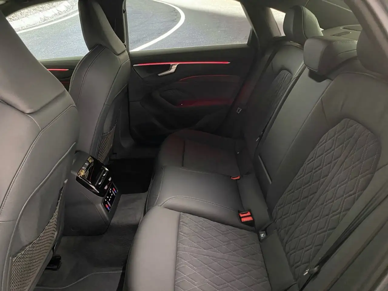 Audi A6 Limousine e-hybrid quattro edition one S line 6