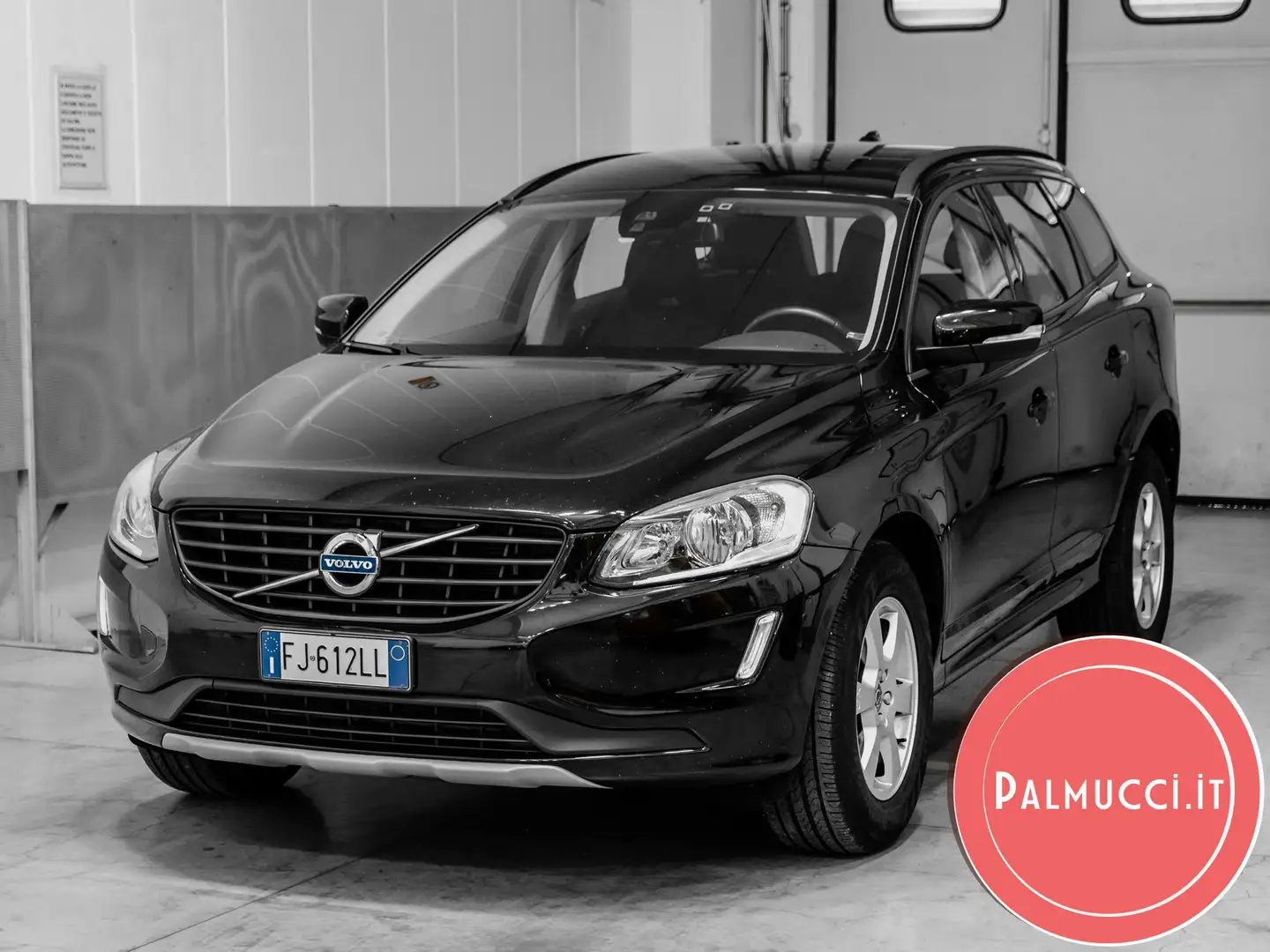 usato Volvo XC60 SUV/Fuoristrada/Pick-up a Pistoia - PT per € 19.990,-