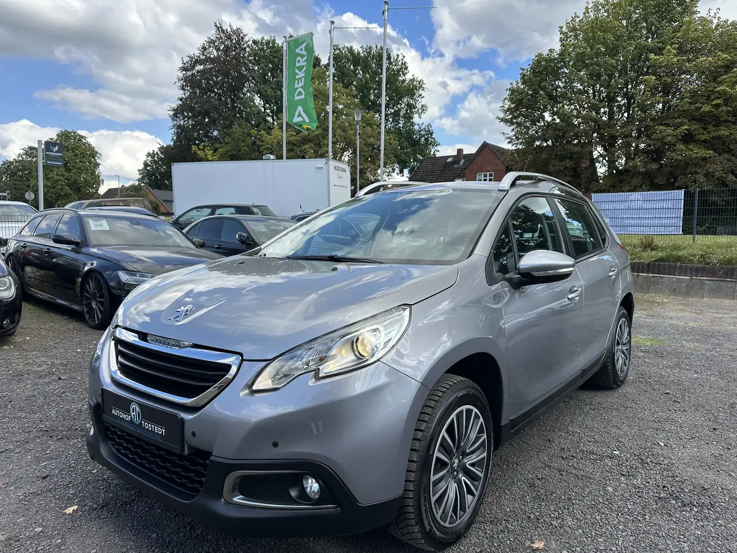 Peugeot 2008 Active 1.2*PDC*76Tkm*TÜV& Service Neu Grau - 1