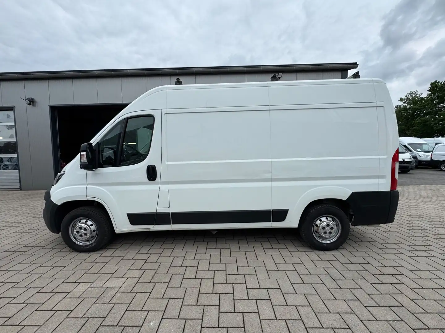 Peugeot Boxer Kasten Hochraum 330 L2H2 Webasto/AHK/ Weiß - 2