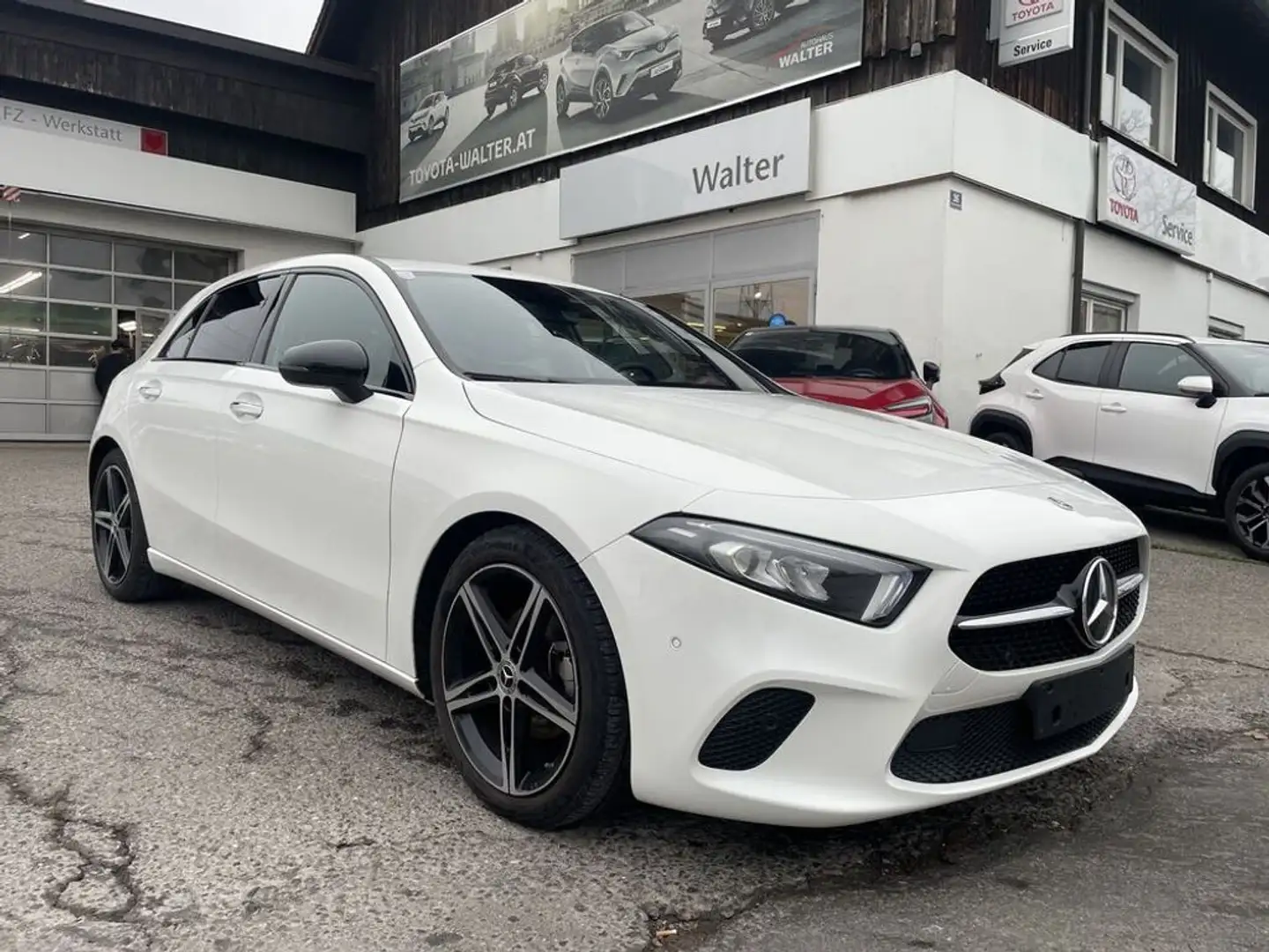 Mercedes-Benz A 180 Aut. Weiß - 1