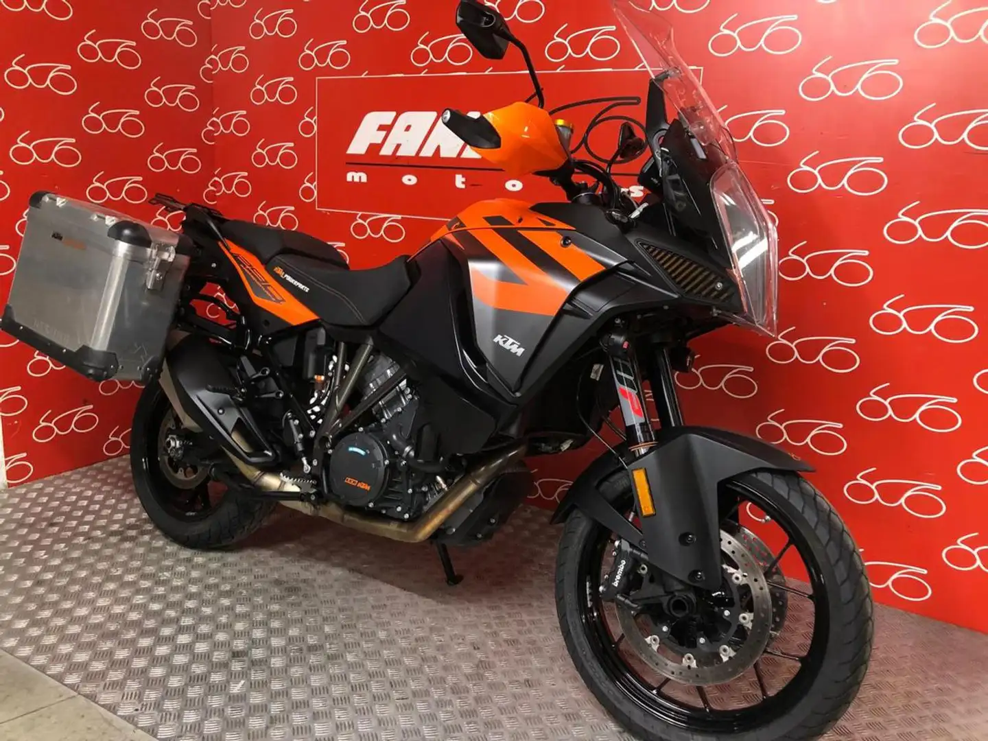 KTM 1290 Super Adventure S Arancione - 2
