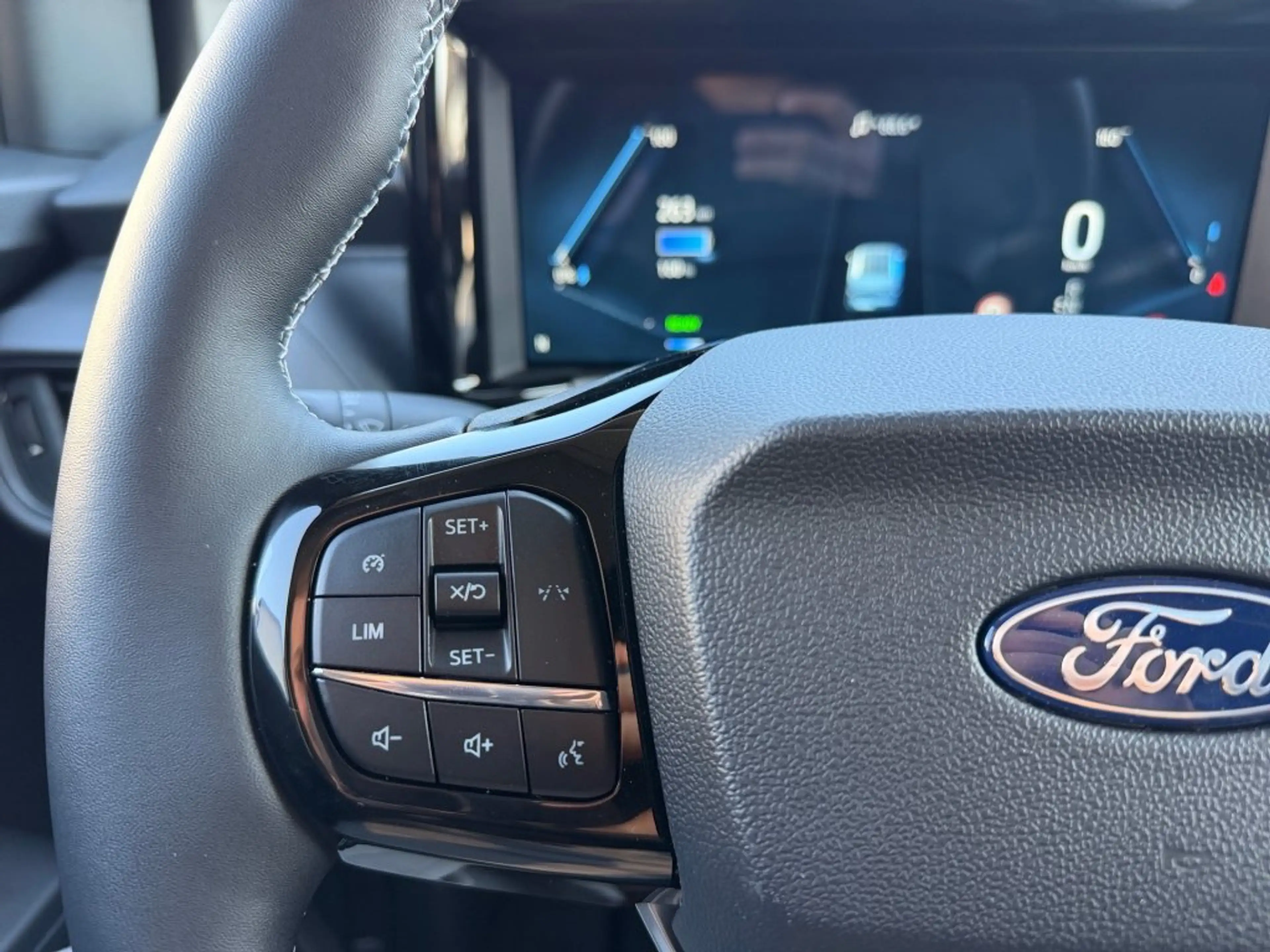 Ford Transit Courier BEV Trend — photo 12