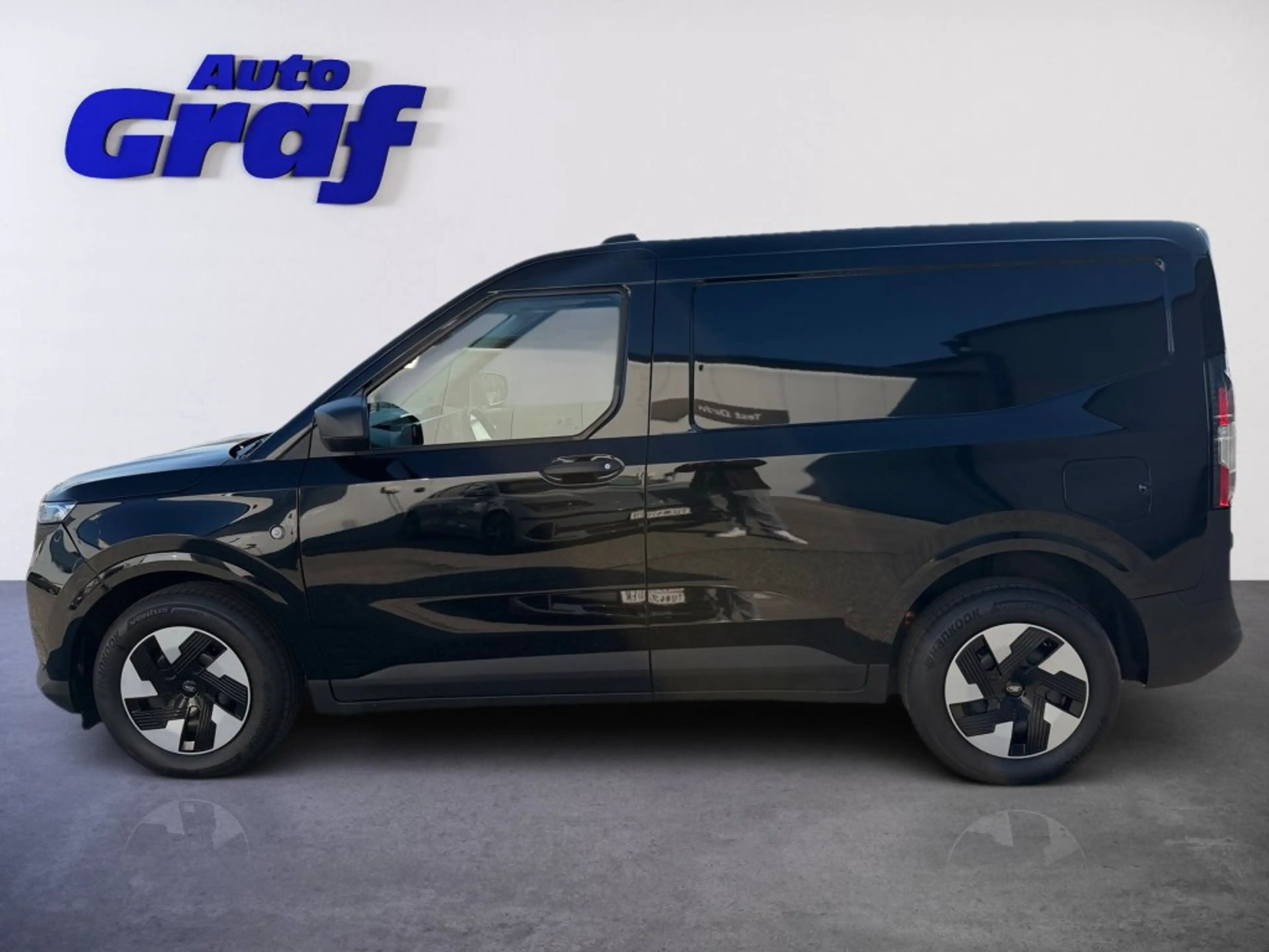 Ford Transit Courier BEV Trend — photo 6
