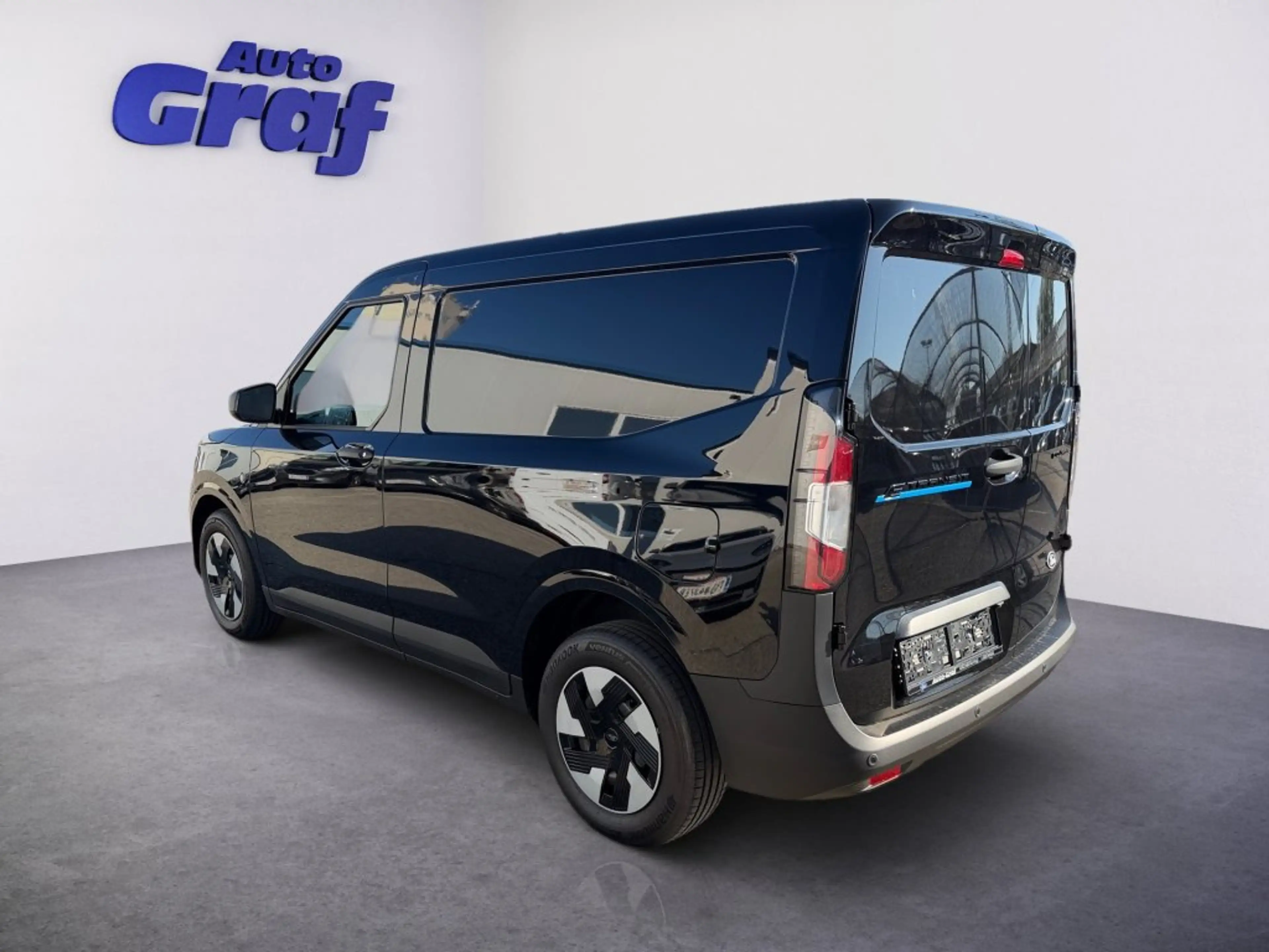 Ford Transit Courier BEV Trend — photo 5
