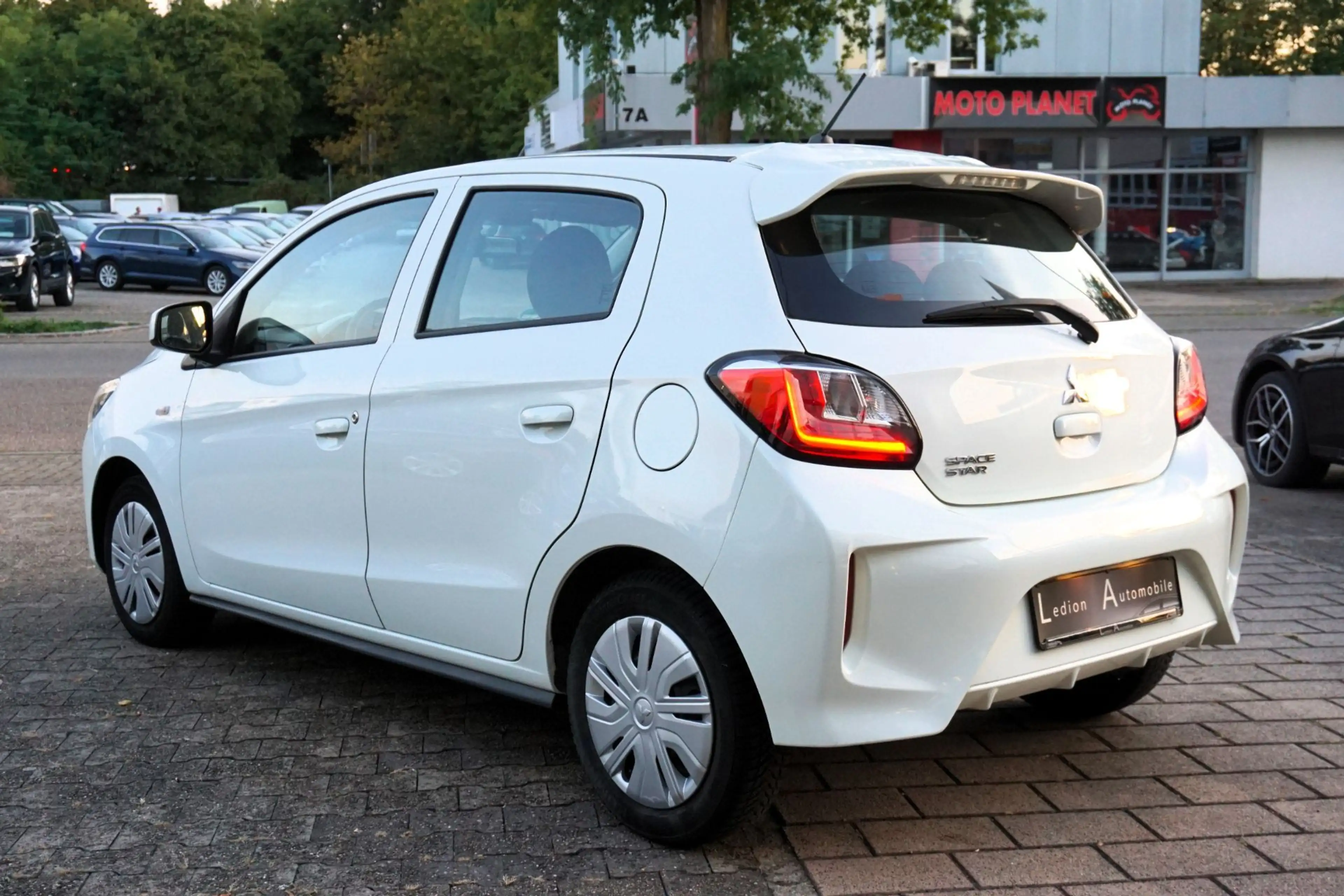 Mitsubishi Space Star 1.0 KLIMA WENIG KM — photo 5