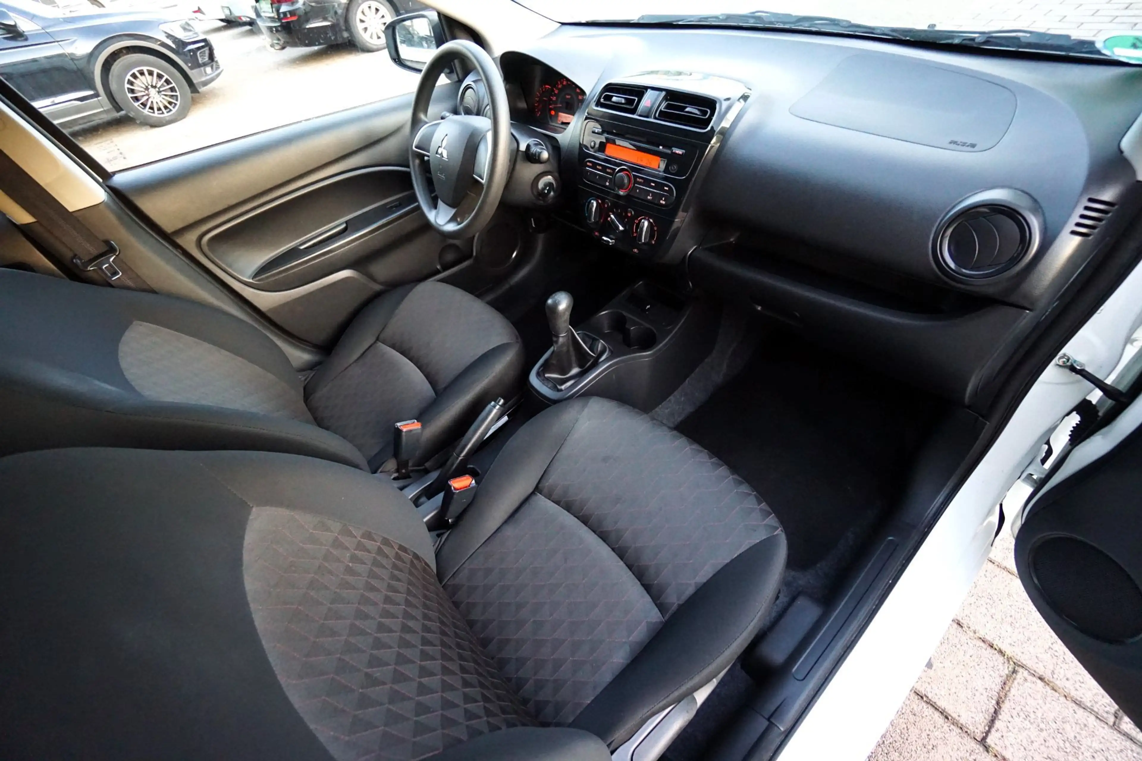 Mitsubishi Space Star 1.0 KLIMA WENIG KM — photo 13