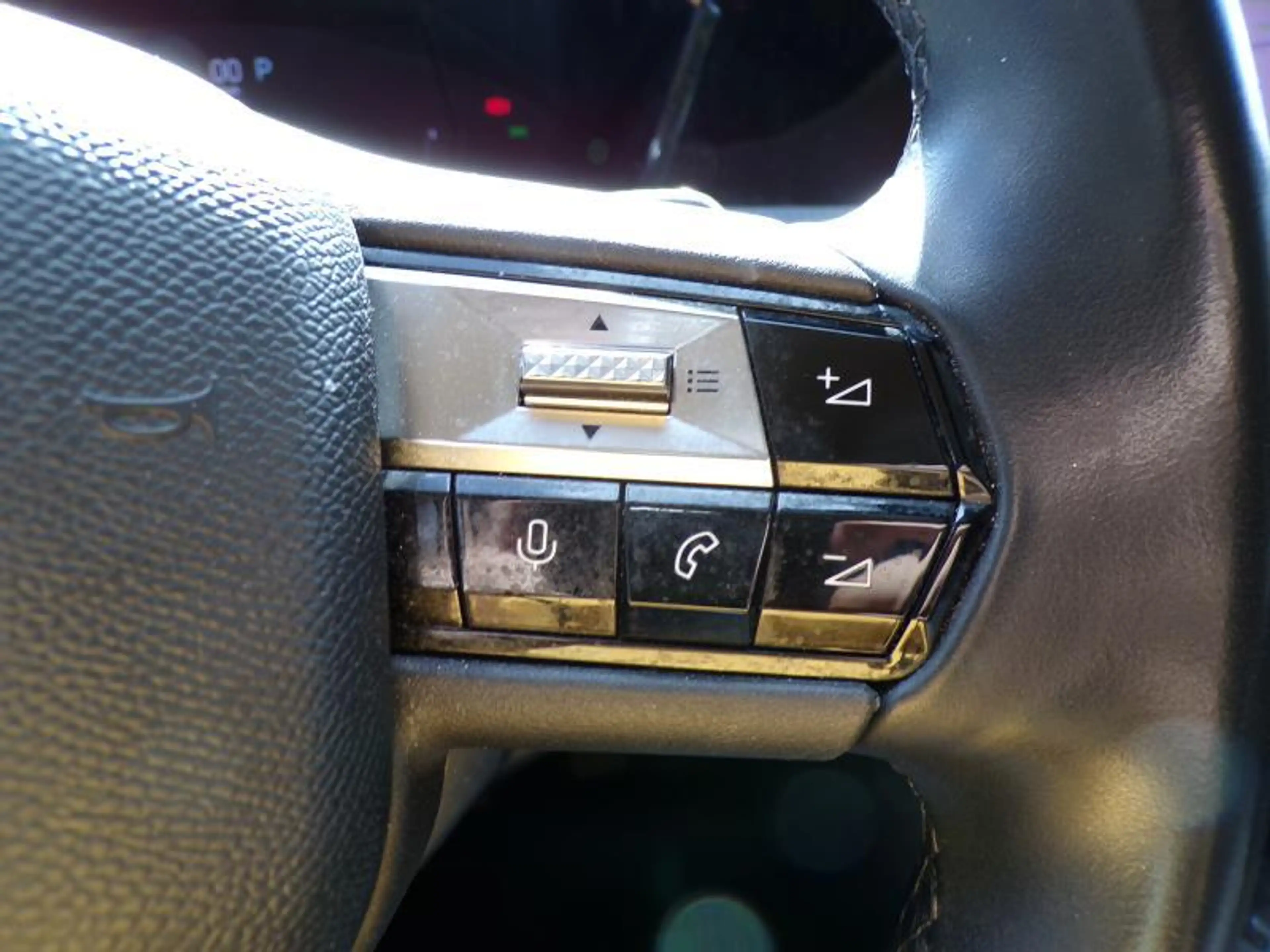 DS Automobiles DS 4 1.2 131cv Automatique Noir 05/22 Airco GPS Cruise — photo 12