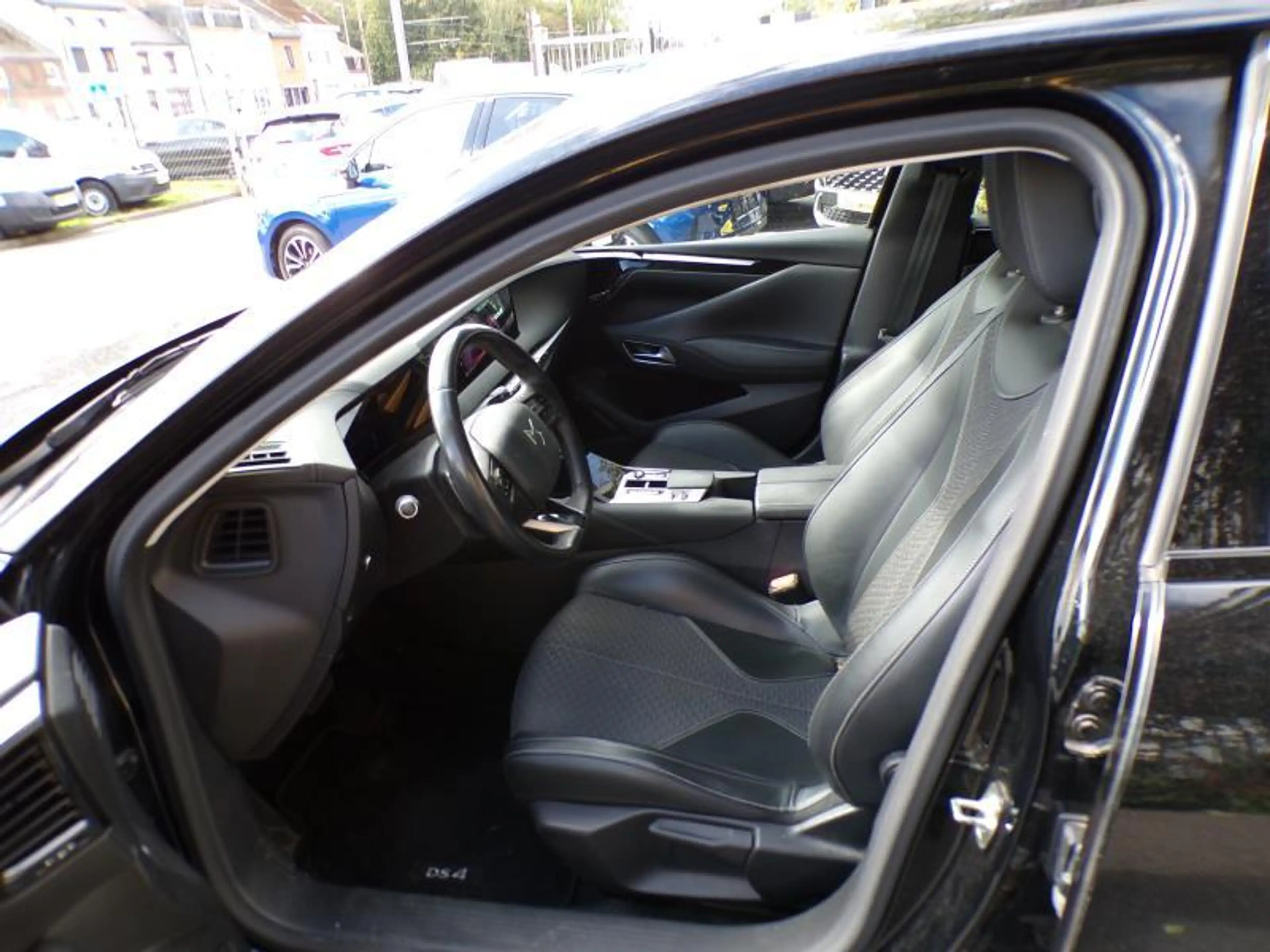 DS Automobiles DS 4 1.2 131cv Automatique Noir 05/22 Airco GPS Cruise — photo 6