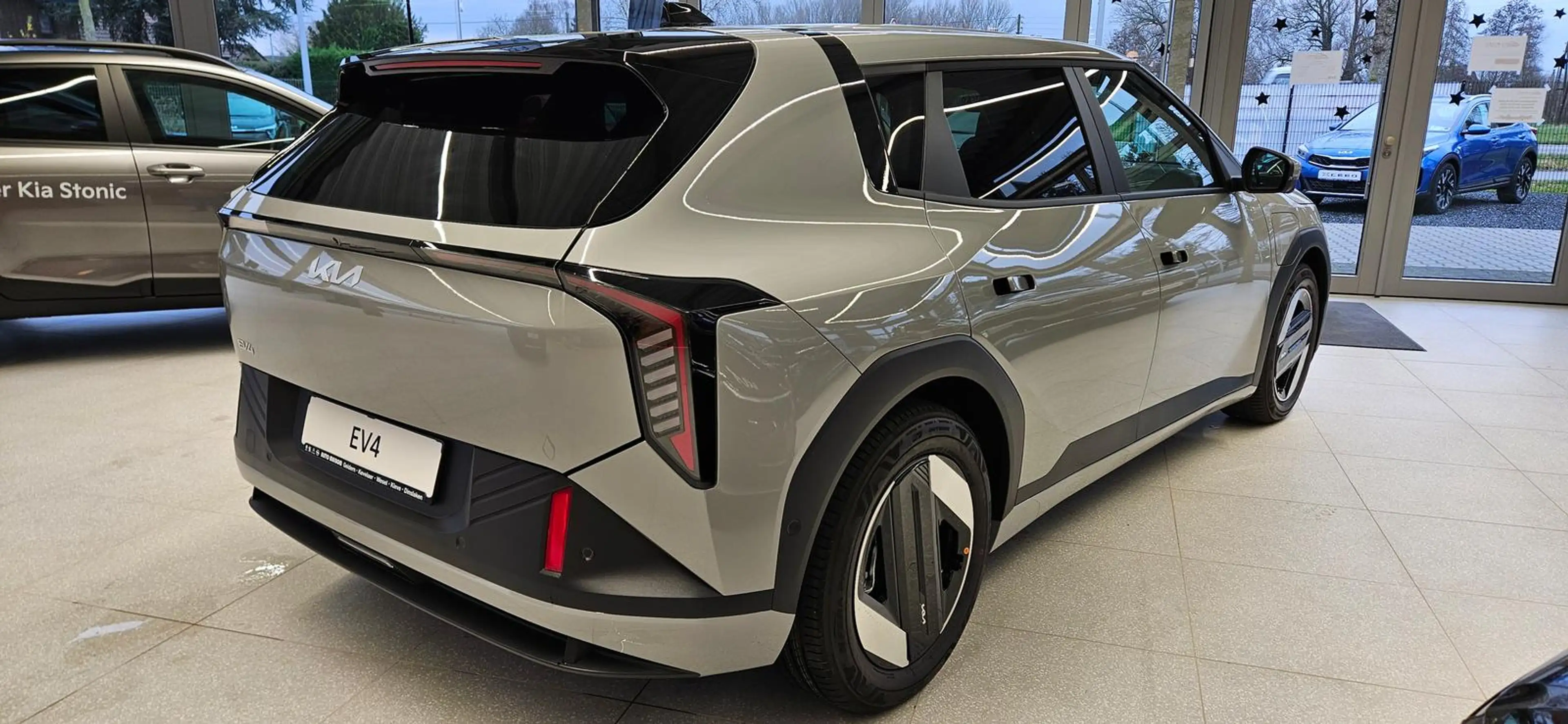 Kia EV4 150 kW 81,4 kWh Earth UP TECH WIN DRIVE SND — photo 4