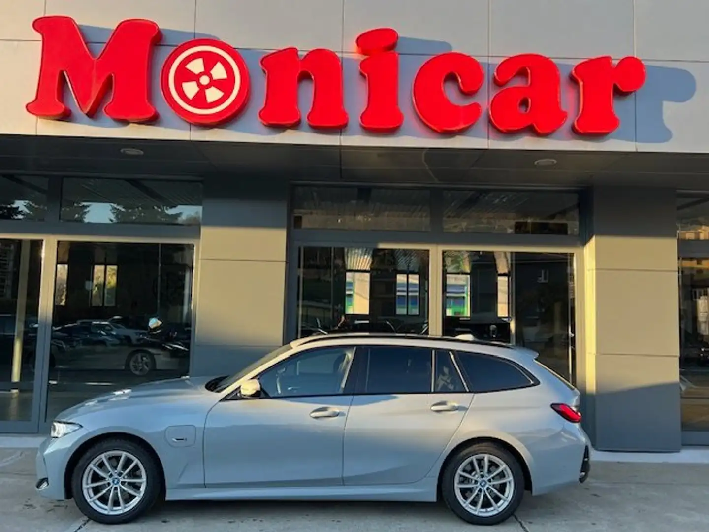 BMW 330 BMW 330e sDrive M Sport Grigio - 1