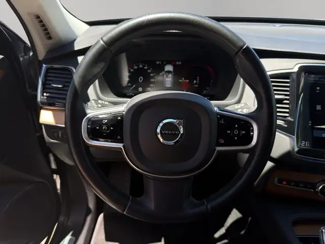 Volvo XC90 view 14