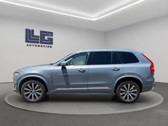 Volvo XC90 view 9