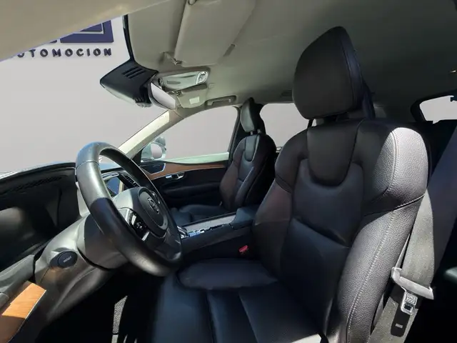 Volvo XC90 view 7