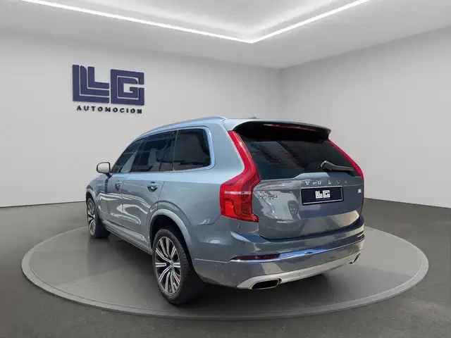 Volvo XC90 view 4