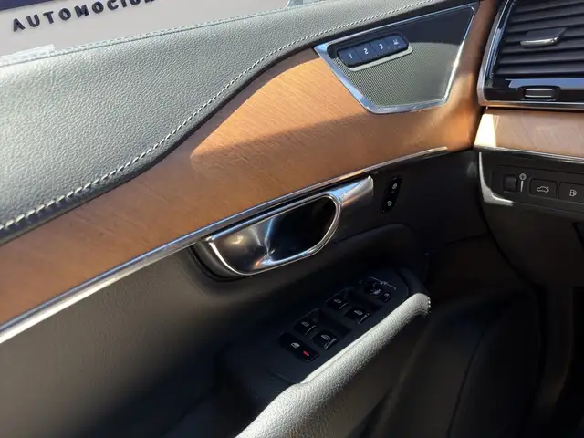Volvo XC90 view 15
