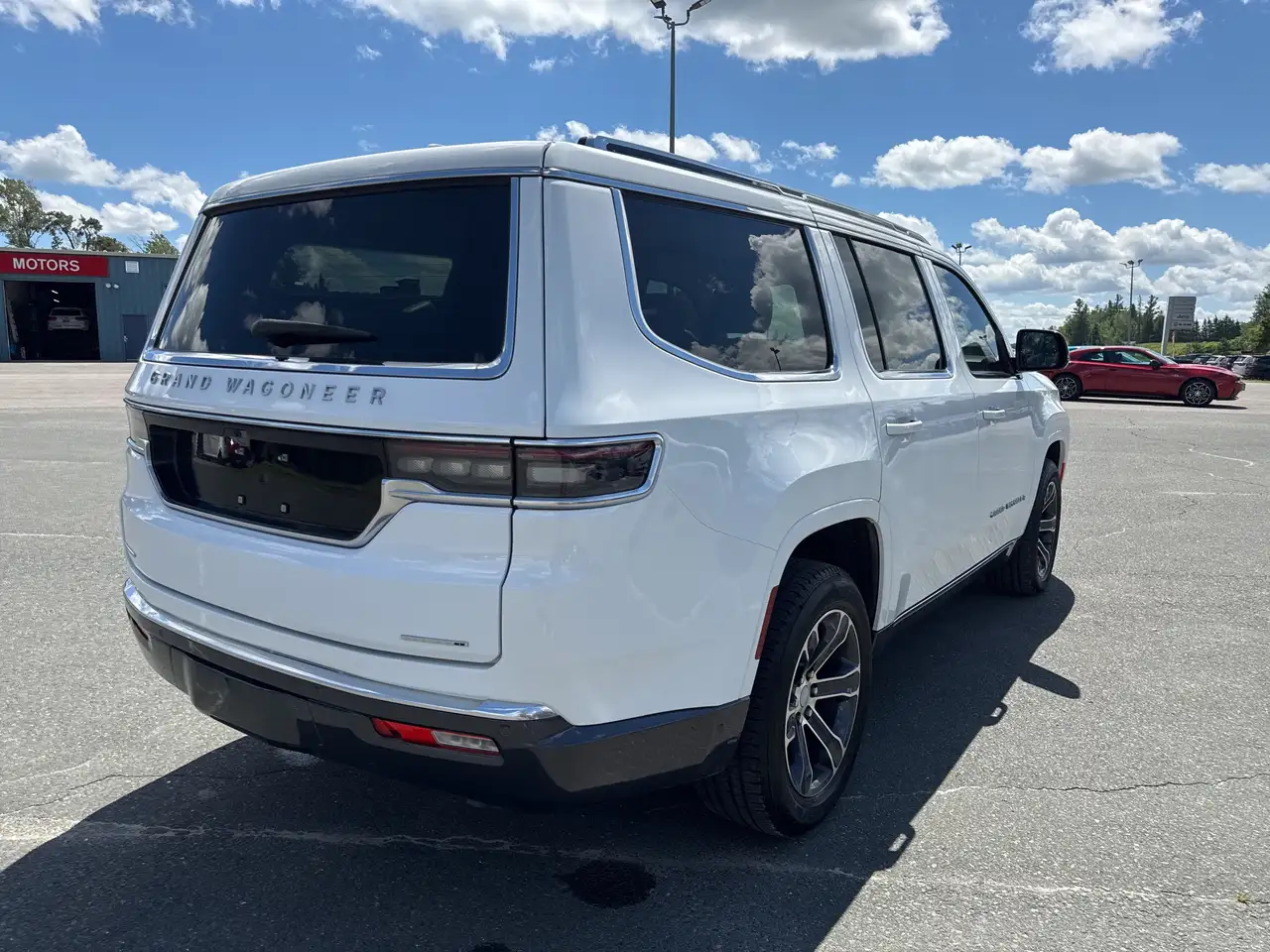 Jeep Grand Wagoneer photo Jeep Grand Wagoneer