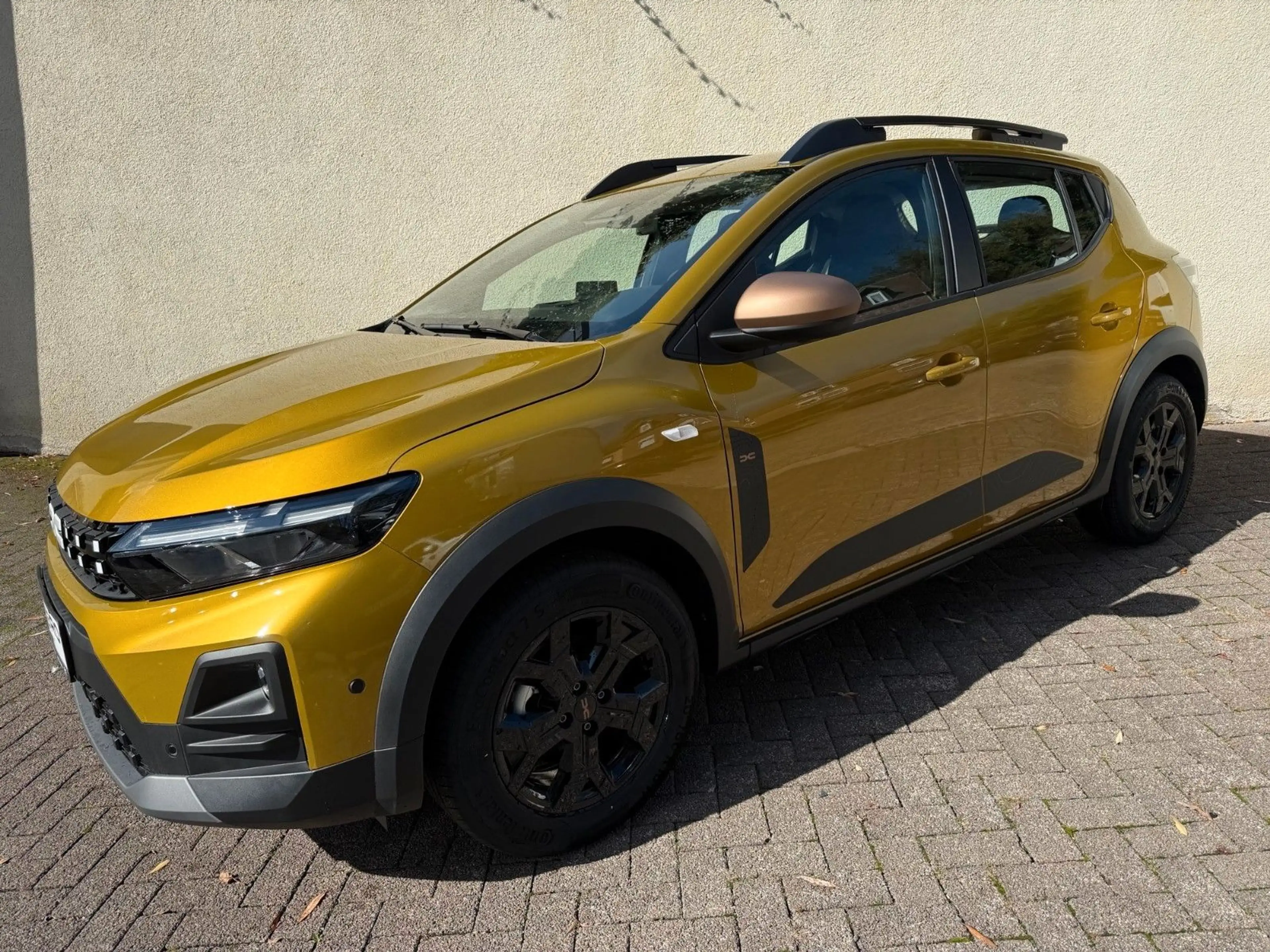 Dacia Sandero Stepway Extreme hybrid 155 — photo 3