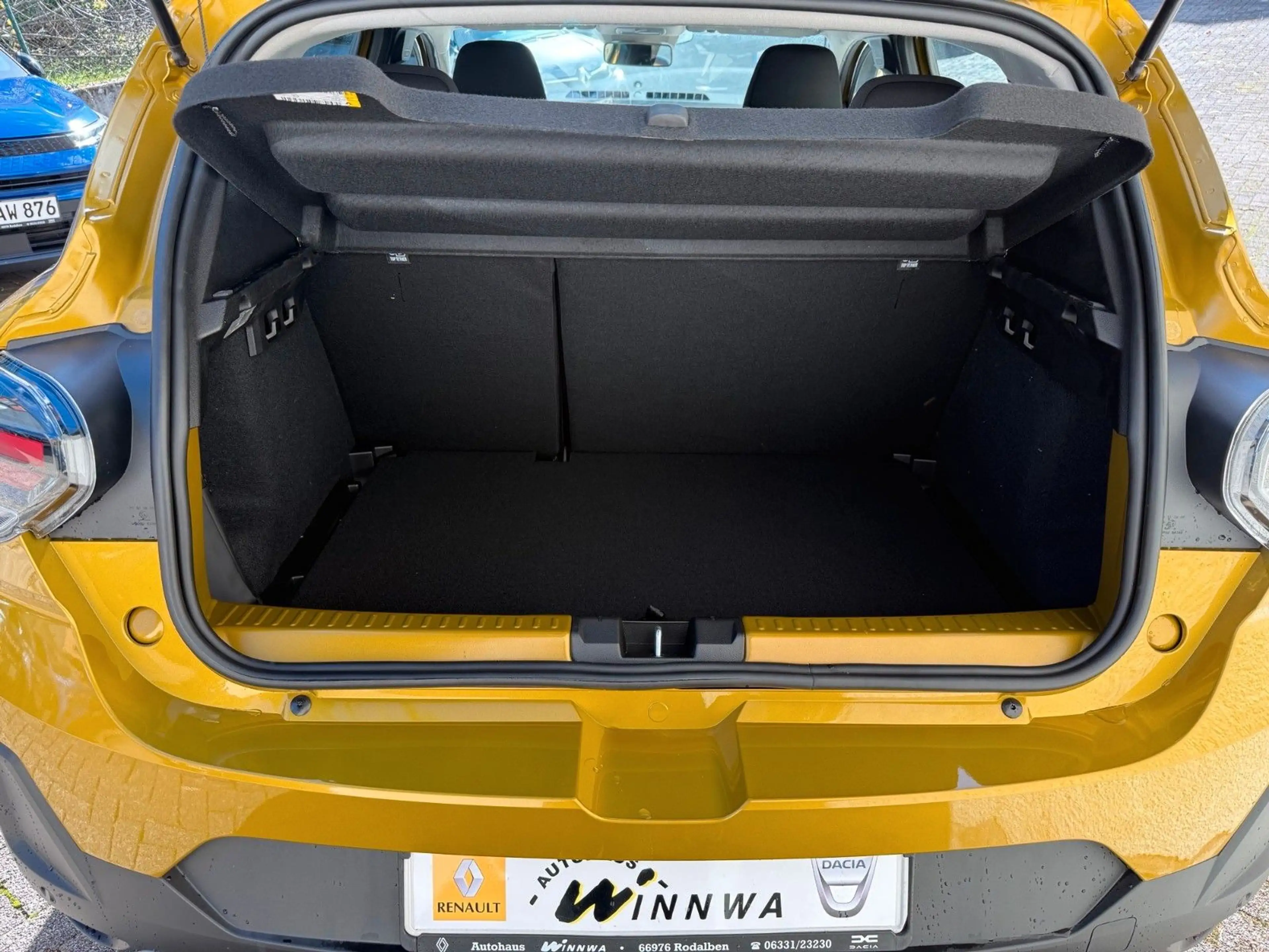 Dacia Sandero Stepway Extreme hybrid 155 — photo 9
