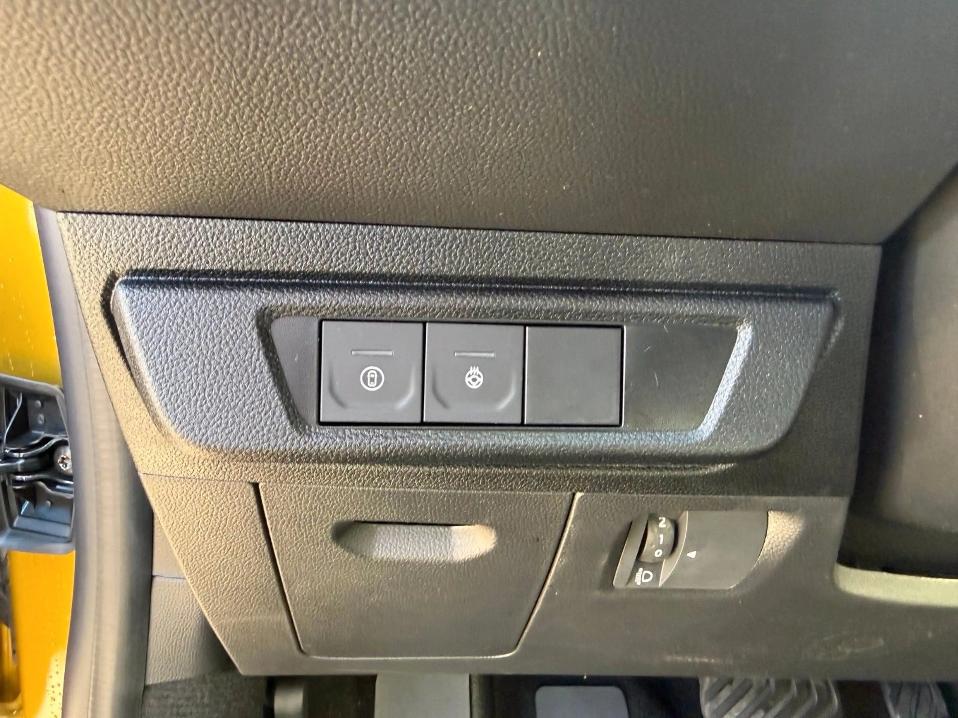 Dacia Sandero Stepway Extreme hybrid 155 — photo 16