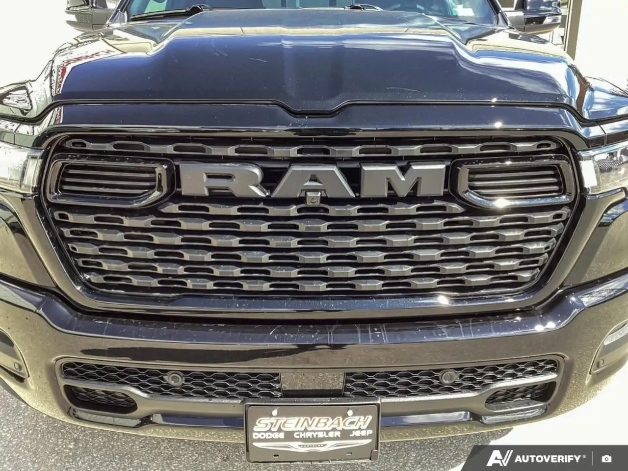 RAM 1500 снимка RAM 1500