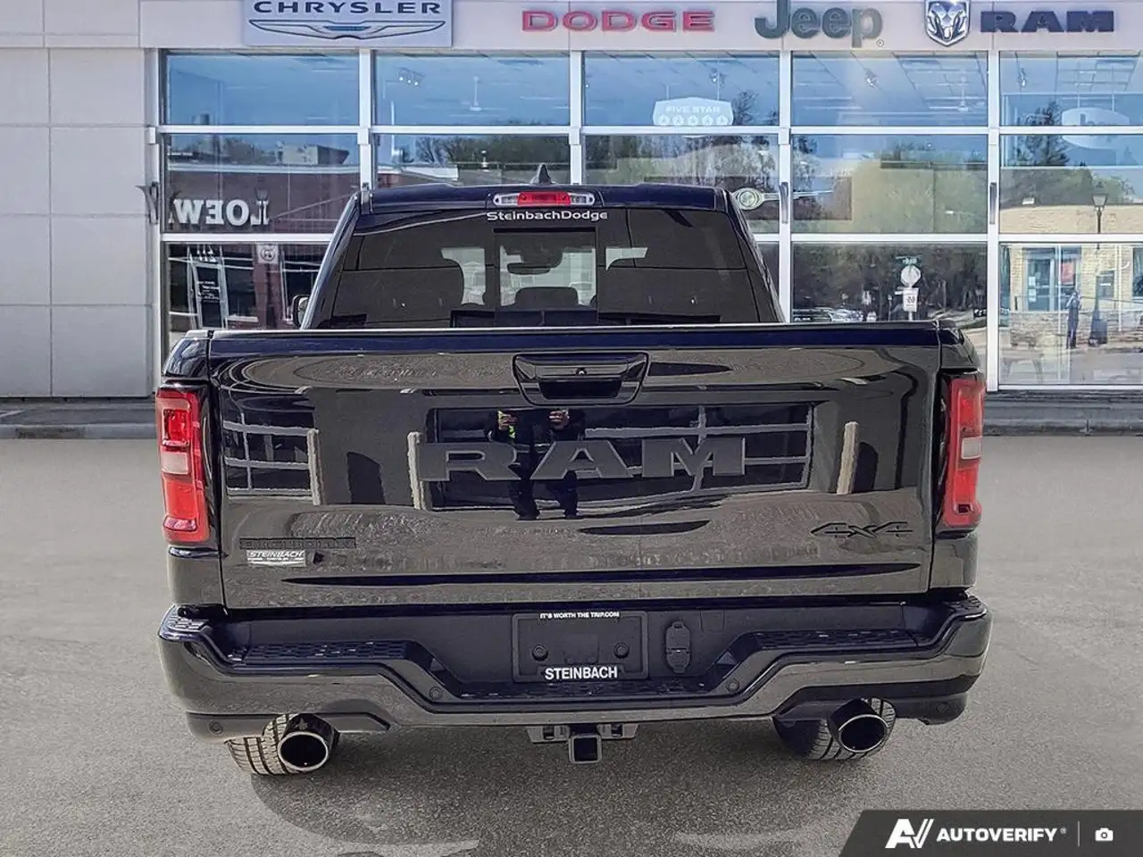 RAM 1500 снимка RAM 1500