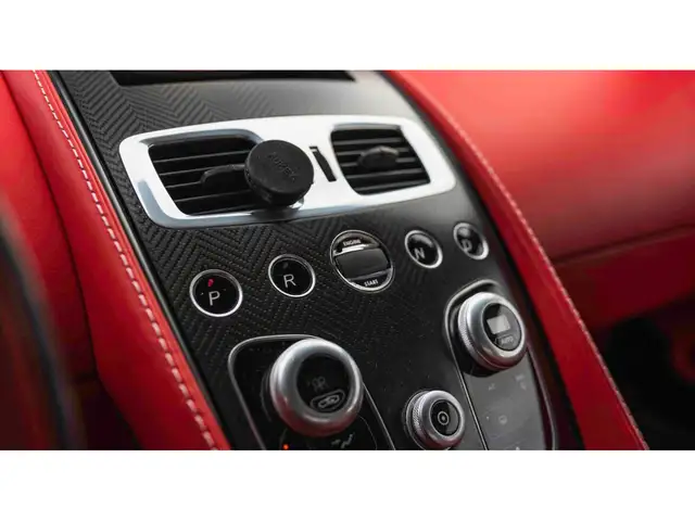 Aston Martin Vanquish Coupe 6.0 V12 Automatik Carbon B&O