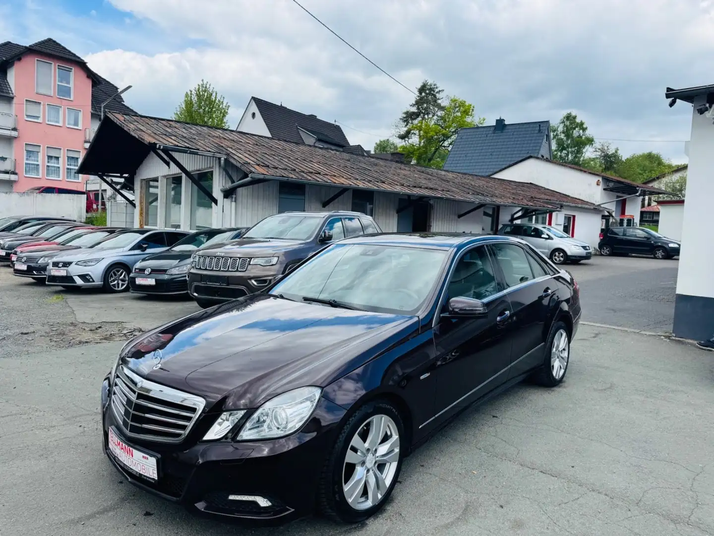Mercedes-Benz E 350 E -Klasse Lim. E 350 CGI BlueEfficiency Brun - 1