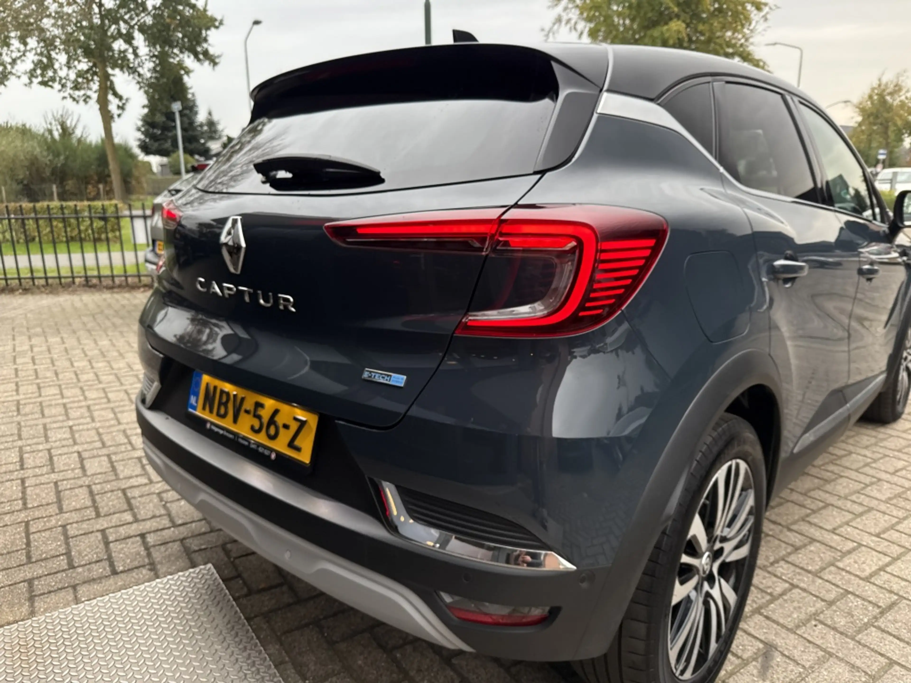 Renault Captur 1.6 E-Tech Plug-in Hybrid 160 Initiale Paris — photo 13