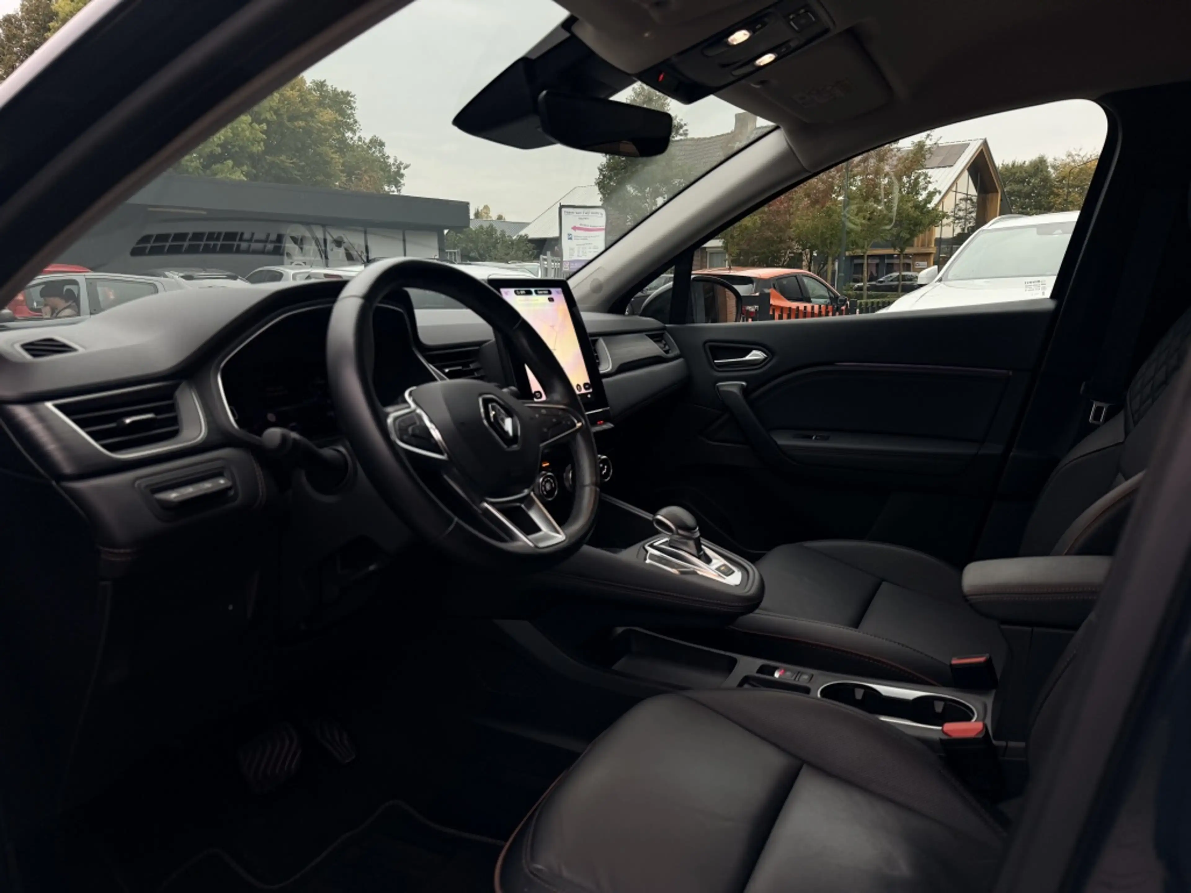 Renault Captur 1.6 E-Tech Plug-in Hybrid 160 Initiale Paris — photo 14