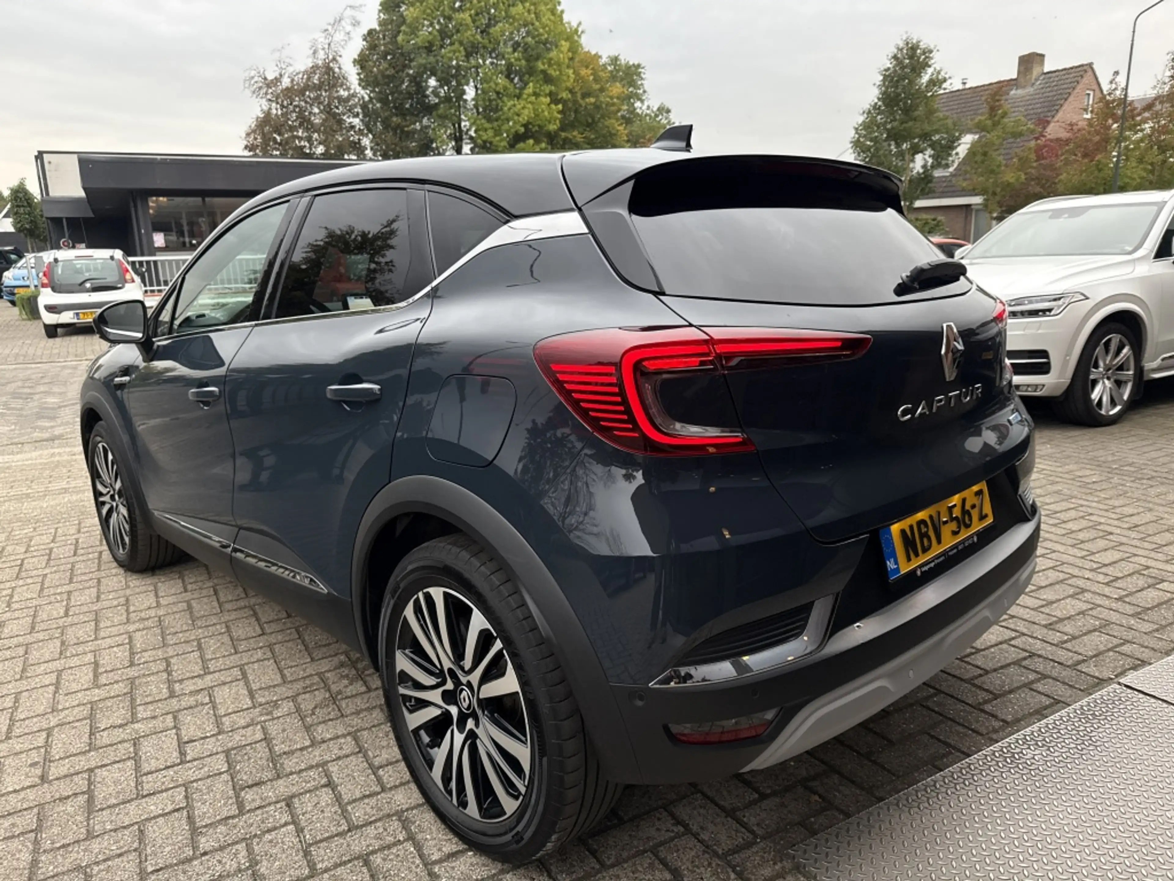 Renault Captur 1.6 E-Tech Plug-in Hybrid 160 Initiale Paris — photo 7