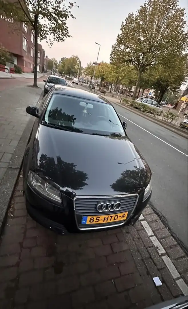 Audi A3 1.4 TFSI Attr. PL Zwart - 2