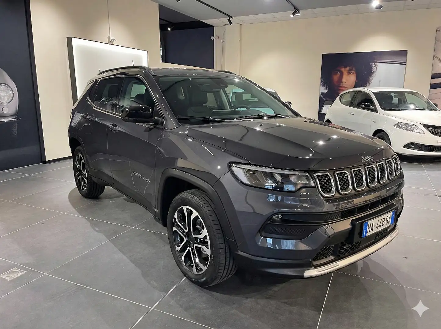 Jeep Compass E-Hybrid My24 Altitude1.5 Turbo T4 E-Hybrid 130cv Grau - 1