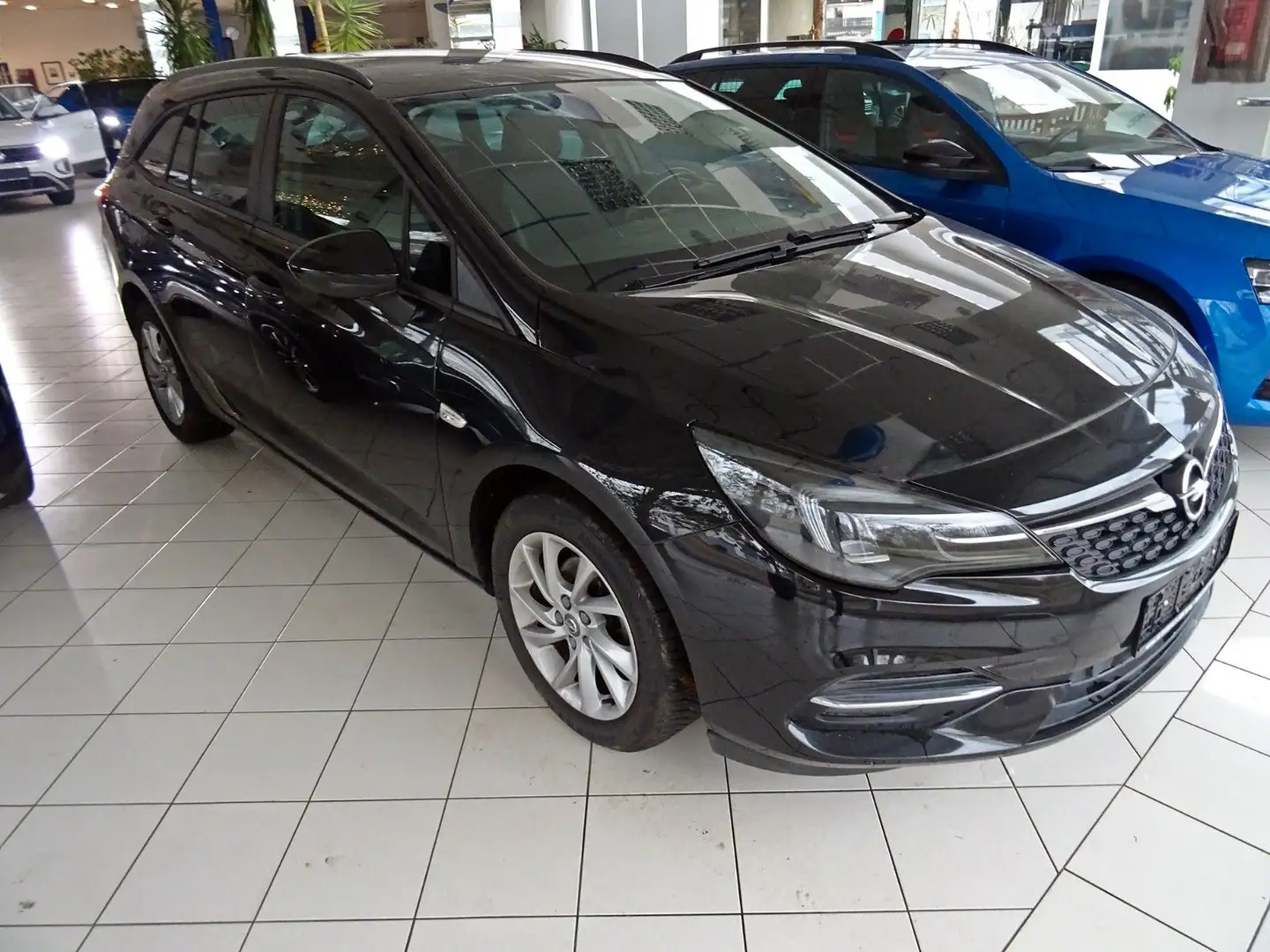 Opel Astra K Sports Tourer Edition Start/Stop Schwarz - 1