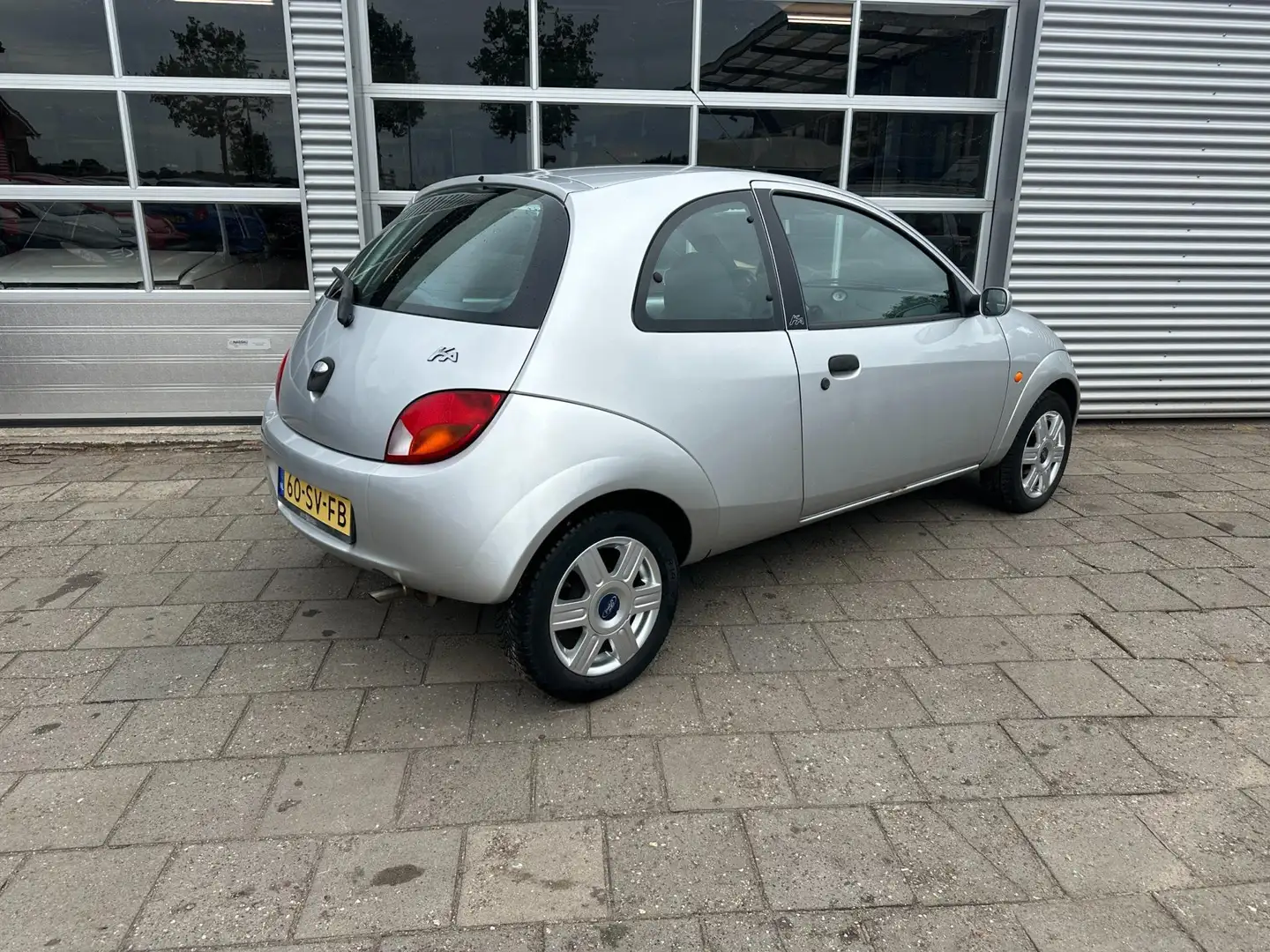 Ford Ka/Ka+ 1.3 Collection - Airco - Elektrische Ramen Grijs - 2