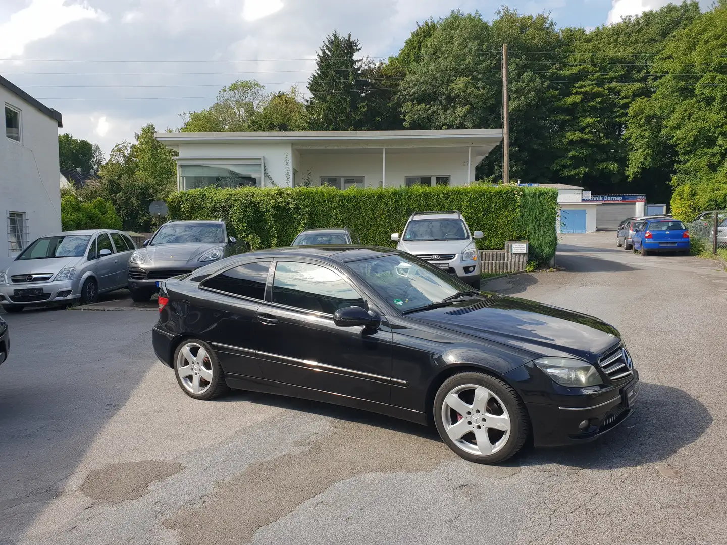 Mercedes-Benz CLC 220 CDI DPF Automatik NAVI LEDER PANOD. XENON PDC Czarny - 2