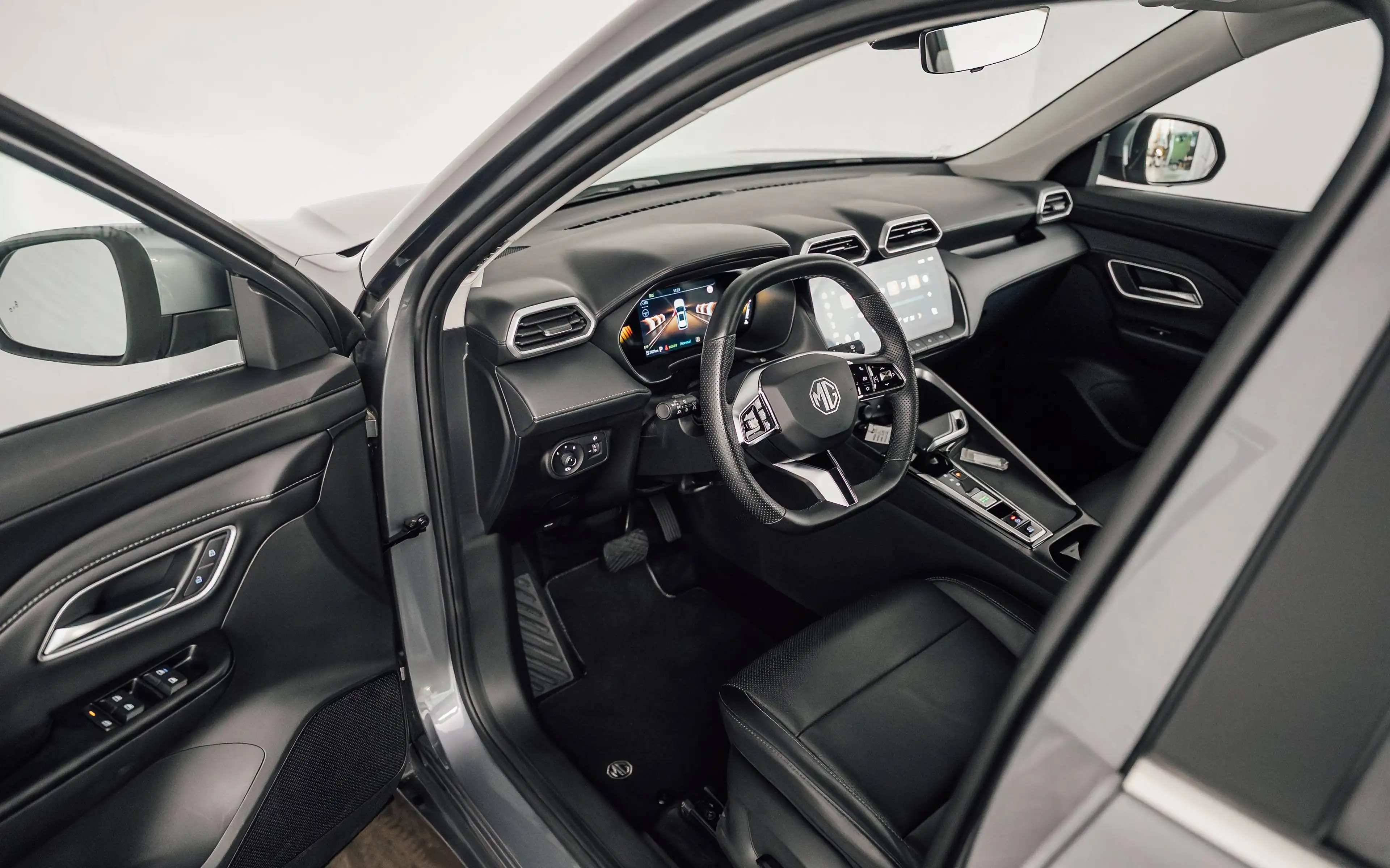 MG ZS 1.5 HEV AT 2WD LUXURY — photo 15