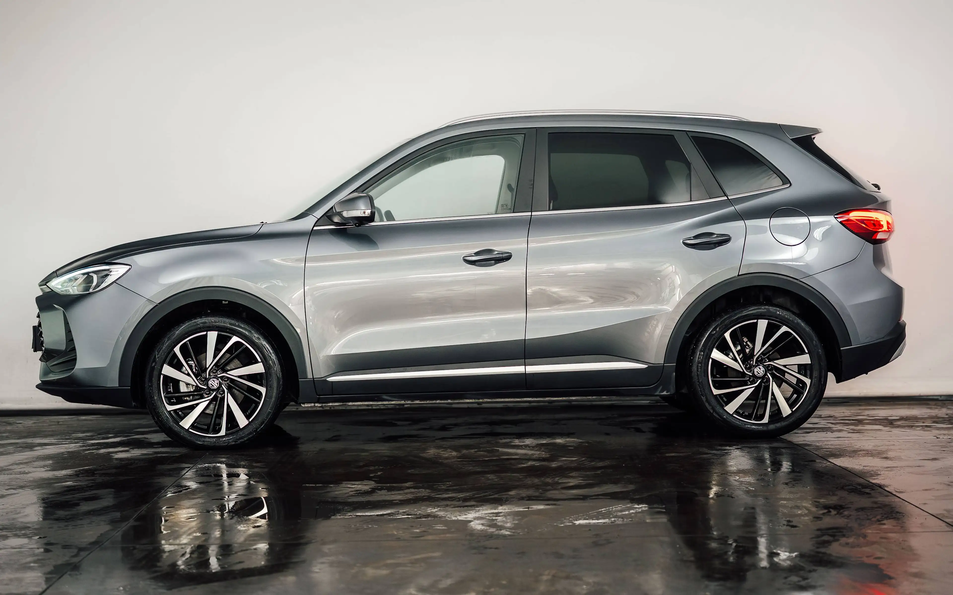 MG ZS 1.5 HEV AT 2WD LUXURY — photo 2