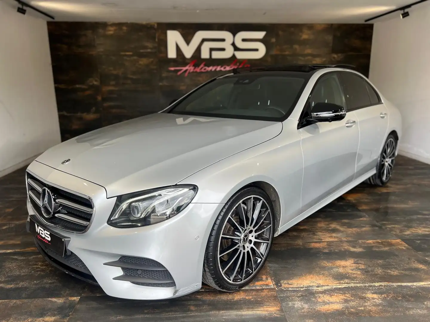 Mercedes-Benz E 220 *AUTO *TVA *FULL *AMG *PANO *BURMESTER *CAMERA360 Grau - 1
