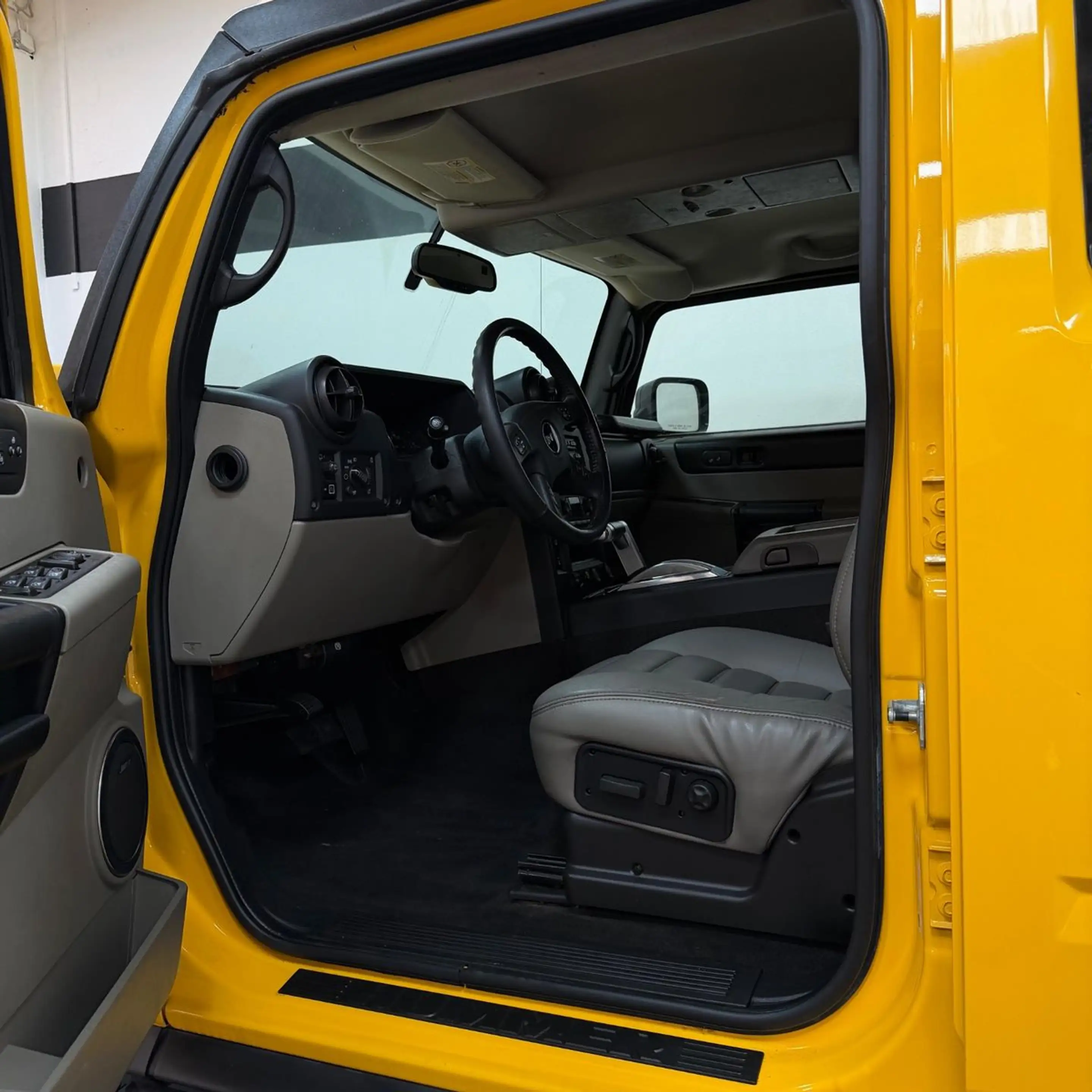 HUMMER H2 6.0 V8 Luxury Erstzul: Deutsch, 1. Hand — photo 13