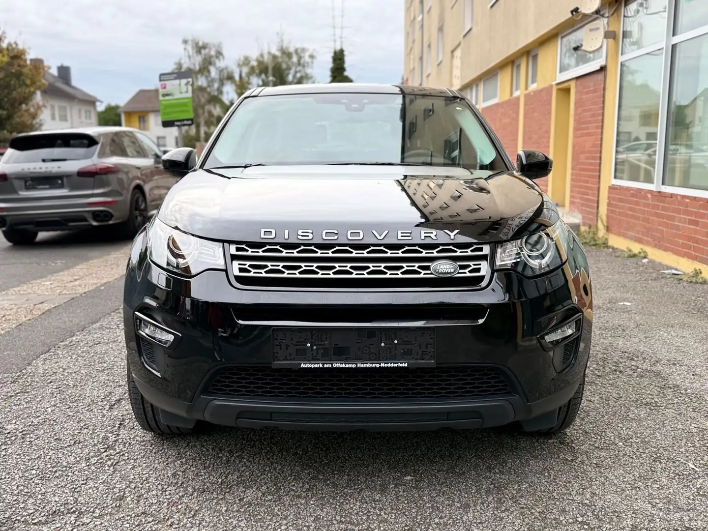 Land Rover Discovery Sport TD4 110kW 4WD PURE Schwarz - 2