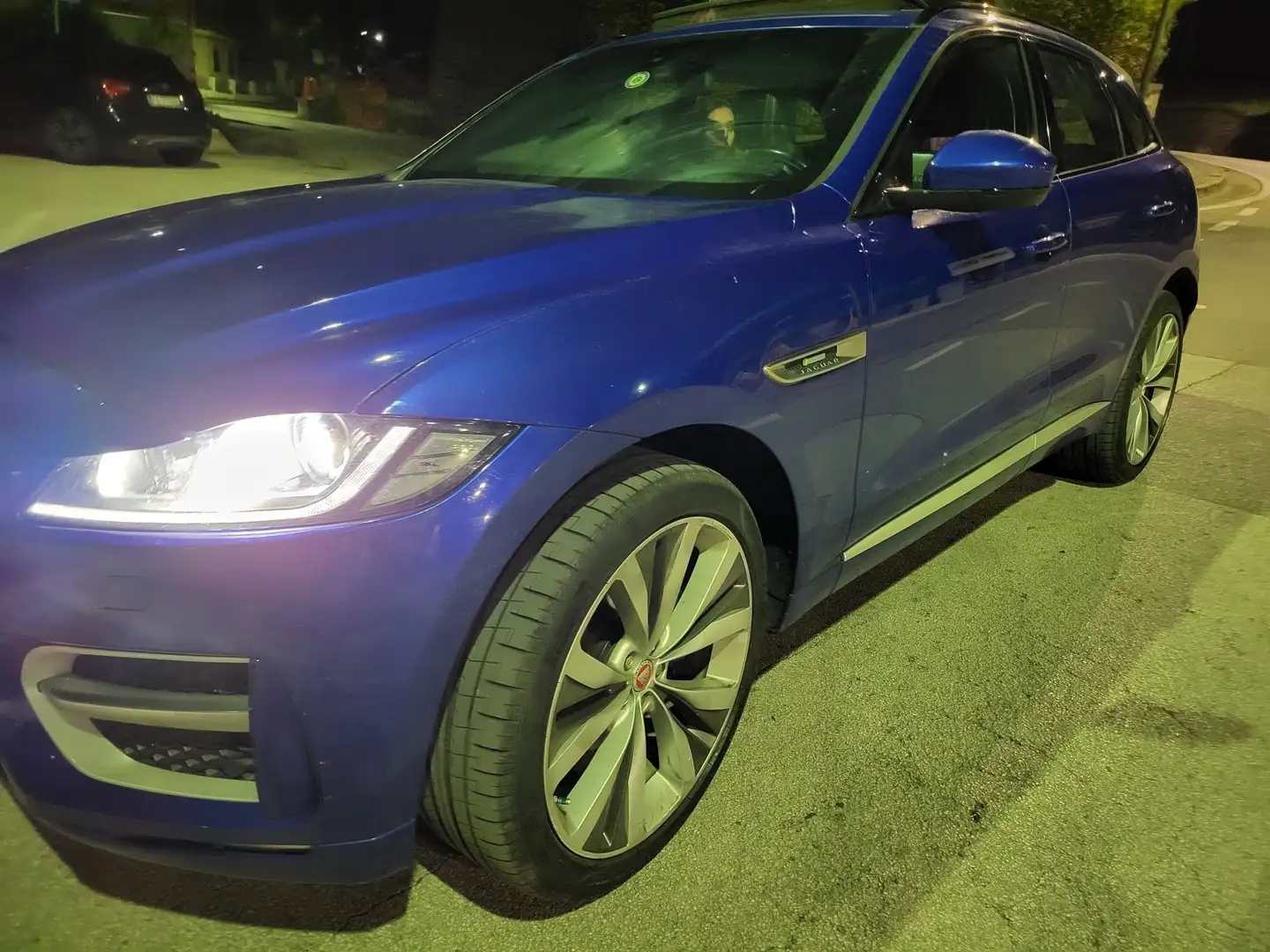 Jaguar F-Pace 2.0d R-Sport 180cv Синій - 1