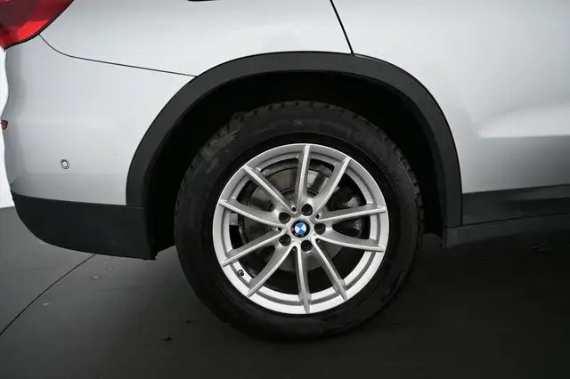 BMW X3 view 16