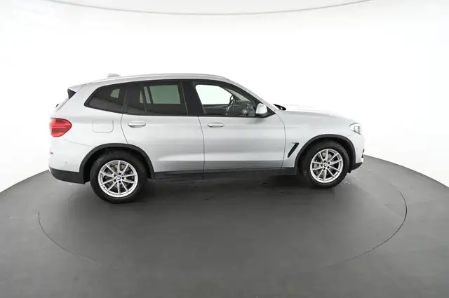 BMW X3 view 6