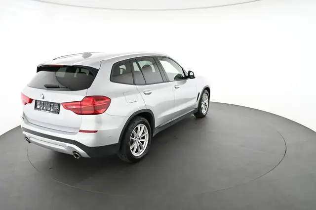 BMW X3 view 2