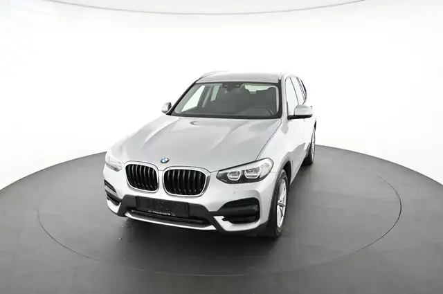 BMW X3 view 11