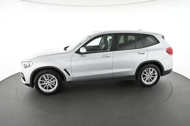 BMW X3 view 5
