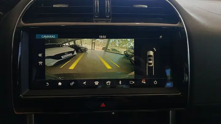 Jaguar XE 2019, foto 16