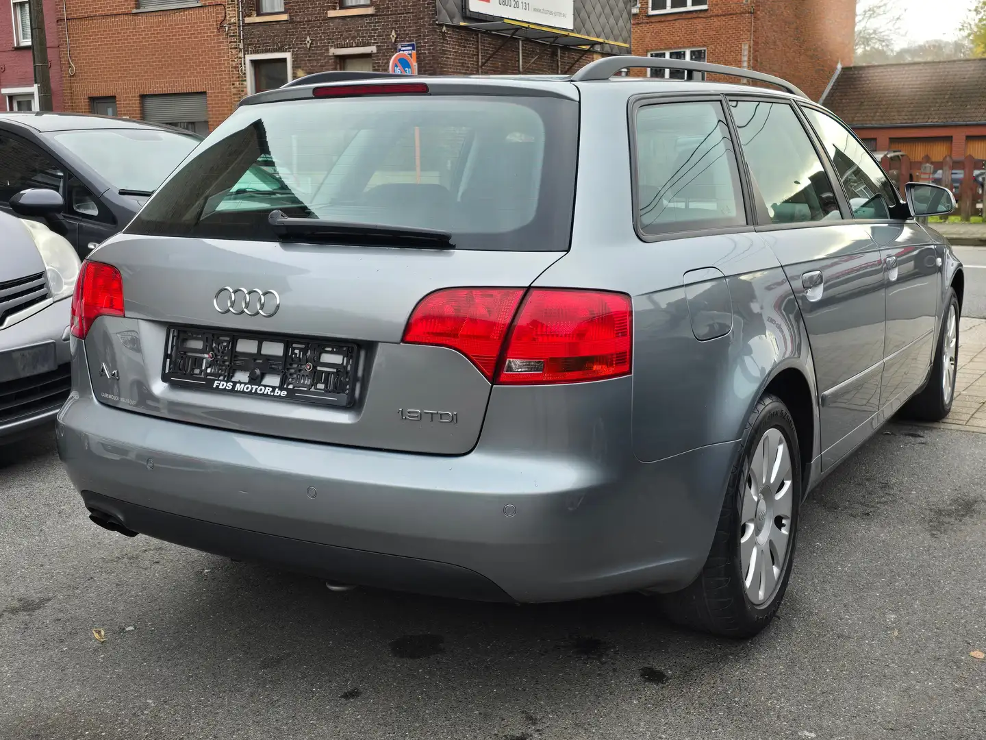 Audi A4 A4 Avant 1.9 TDi ETAT SHOW ROOM A VOIR TRES FIABLE Gri - 2